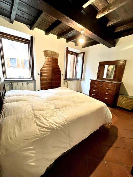 Wonderful Central Apartment! Mantova Exterior photo