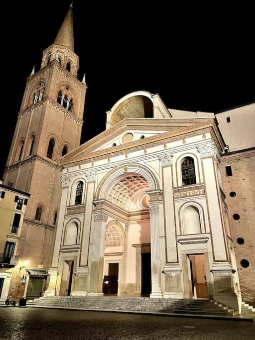 Wonderful Central Apartment! Mantova Exterior photo